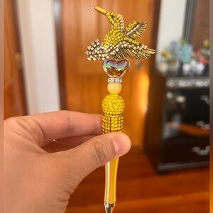 Elegant Yellow Hummingbird Pen